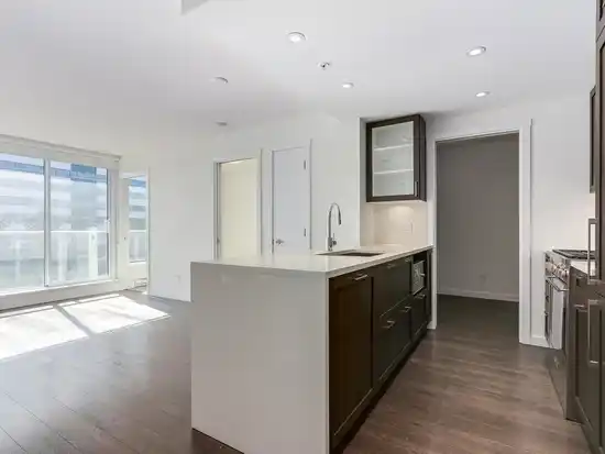 916 5665 BOUNDARY ROAD, Vancouver BC V5R 0E4