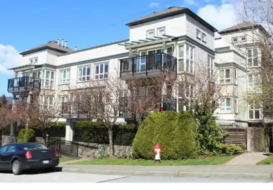 202 106 W KINGS ROAD, North Vancouver BC V7N 2L8