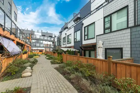 356 555 2ND E STREET, North Vancouver BC V7L 1E1