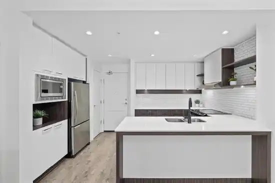 553 FOSTER AVENUE, Coquitlam BC V3J 0B5