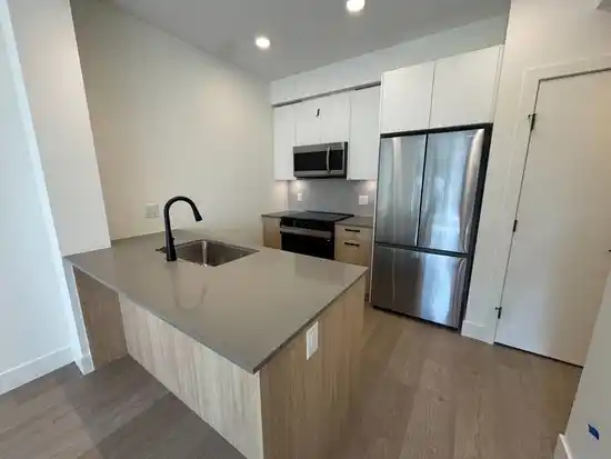 40X 10065 133 STREET, Surrey BC V3T 3Y6