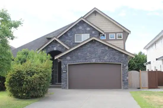 Upper Two Level 19670 71A AVENUE, Langley BC V2Y 3A4