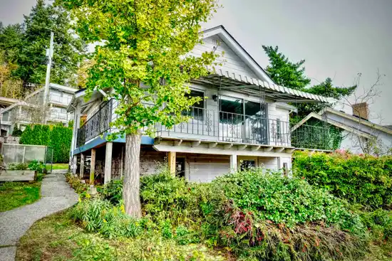 House 14683 WEST BEACH AVENUE, White Rock BC V4B 2T9