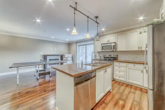 Ground Level 1451 MATHERS, West Vancouver BC V7T 2G5