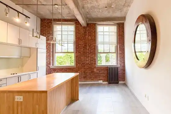 210 546 BEATTY STREET, Vancouver BC V6B 2L3