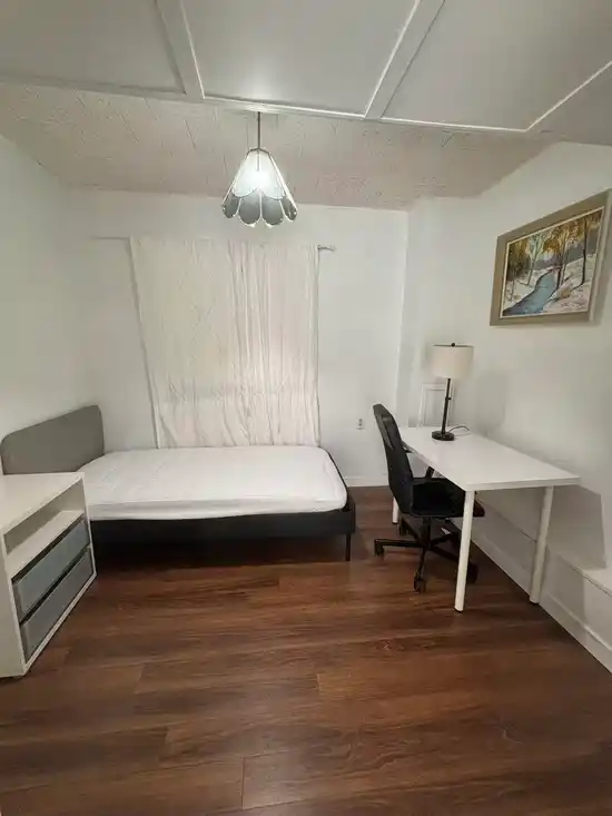 2954 DOLLARTON, North Vancouver BC V7H 1B3
