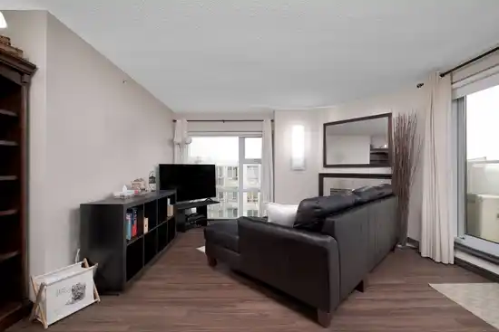 PH8 4868 FRASER STREET, Vancouver BC V5V 4H5