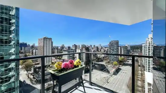 170X 620 CARDERO STREET, Vancouver BC V6G 0C7