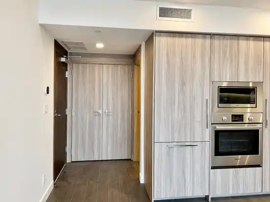 14xx 13768 100 AVENUE, Surrey BC V3T 0V2