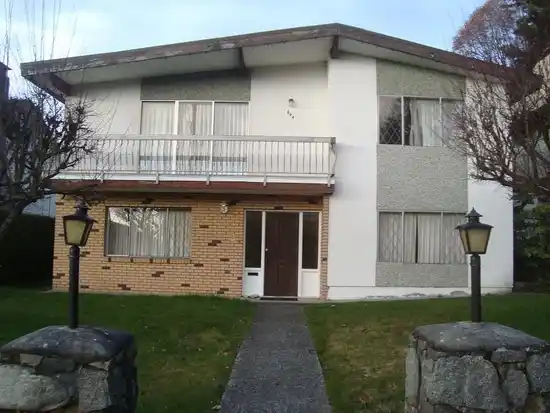 Upper 644 W 14TH STREET, North Vancouver BC V7M 1R2