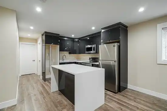 Basement 17XX HOWARD AVENUE, Burnaby BC V5B 3S4