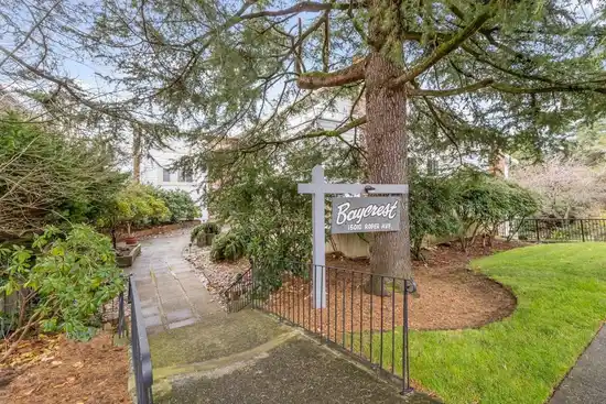 302 15010 ROPER AVENUE, White Rock BC V4B 5A9