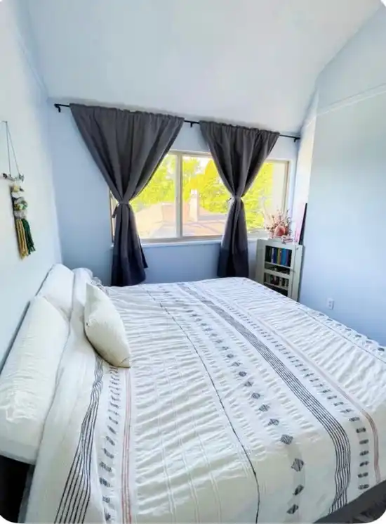 210 3465 GLEN DRIVE, Vancouver BC V5V 4S5