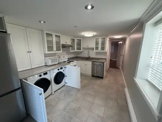 4585 COMMERCIAL STREET, Vancouver BC V5N 4G8