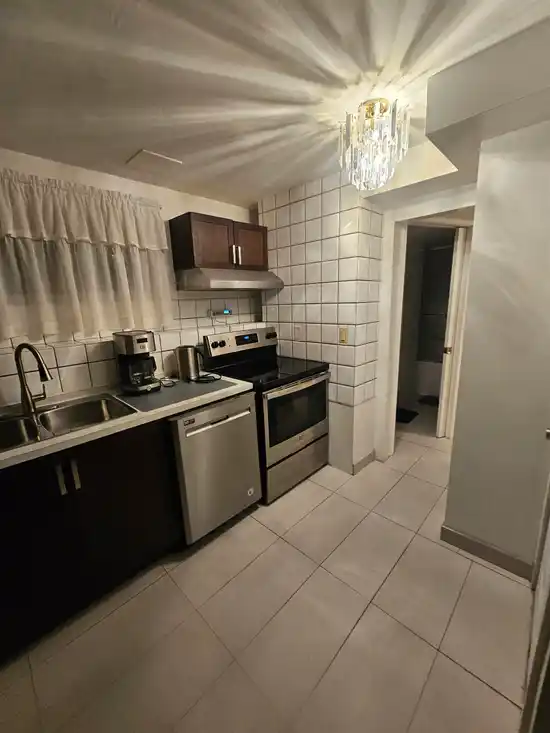 Basement suite 1112 SPRICE AVENUE, Coquitlam BC V3J 2P4