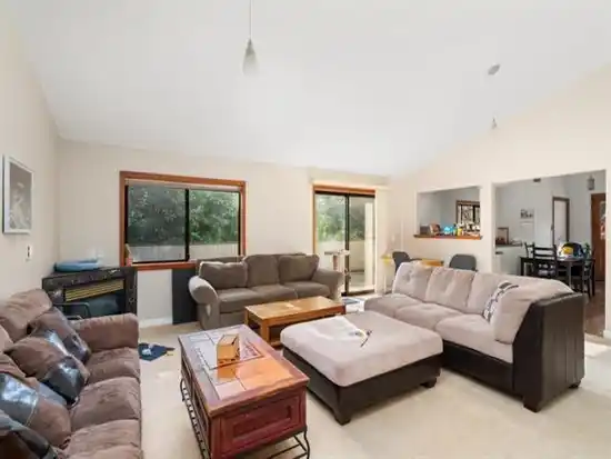 13708 20 AVENUE, Surrey BC V4A 1Z7