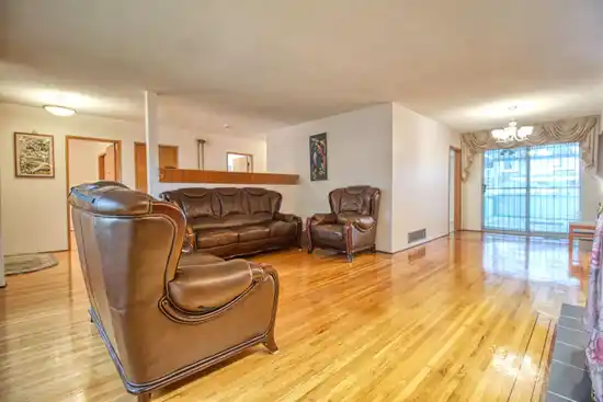 Top 904 E 52ND AVENUE, Vancouver BC V5X 1H2