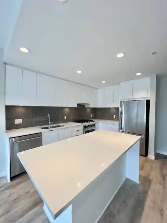 615 COTTONWOOD AVENUE, Coquitlam BC V3J 0N4