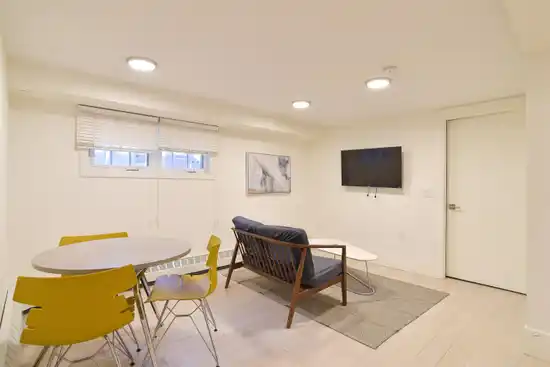 002 1425 HARO STREET, Vancouver BC V6G 1G2