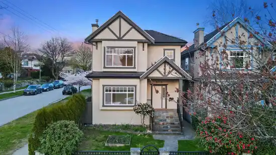 2F 8006 CARTIER STREET, Vancouver BC V6P 4T5