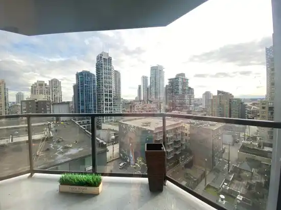 10XX 1212 HOWE STREET, Vancouver BC V6Z 2M9