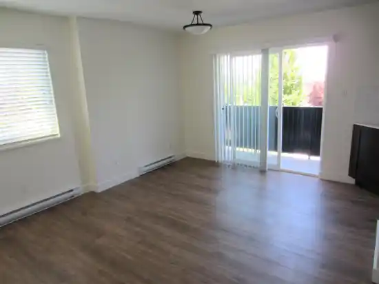 1986 WOODLAND DRIVE, Vancouver BC V5N 3N8
