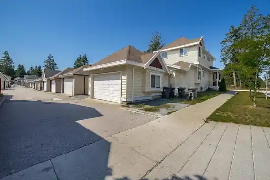 Upper 12898 60TH AVE, Surrey BC V3X 0B9
