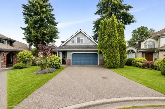 Upper 16375 MIDDLEGLEN PLACE, Surrey BC V4N 1X7