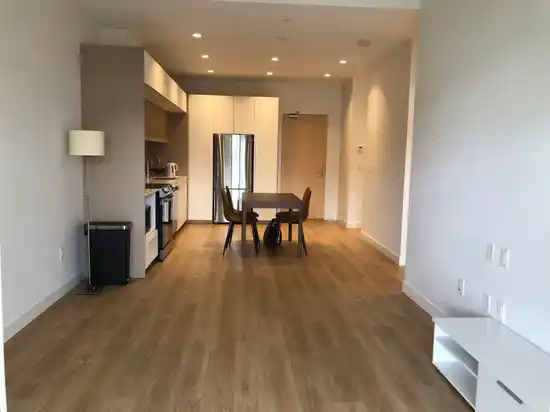 6F 9888 UNIVERSITY CRESCENT, Burnaby BC V5A 0G4