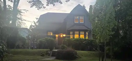 407 ST. GEORGE STREET, New Westminster BC V3L 1L1