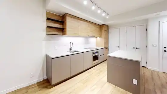 28XX 10448 UNIVERSITY DRIVE, Surrey BC V3T 0S7