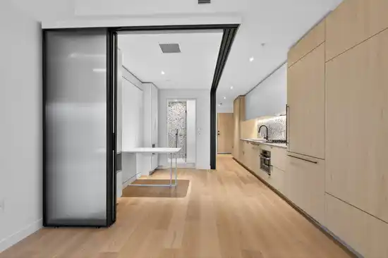 424 2471 ST. GEORGE STREET, Vancouver BC V5T 0L8