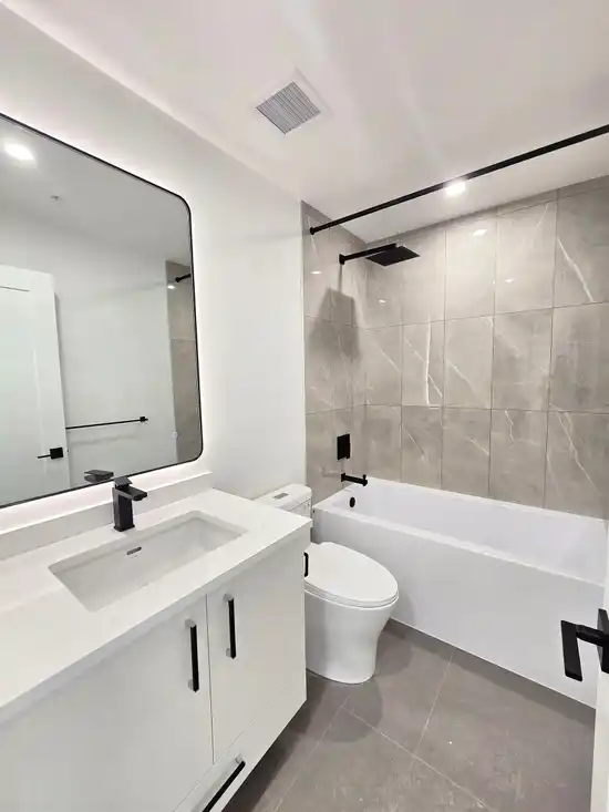 414 10405 147 STREET, Surrey BC V3R 5X4