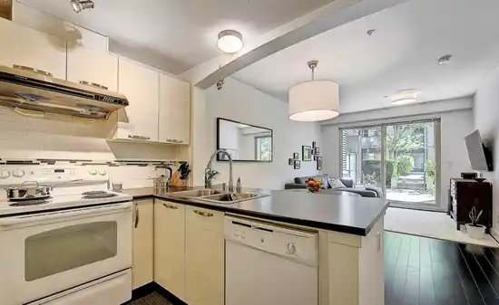 312 7478 BRYNEPARK WALK, Burnaby BC V3J 0M8