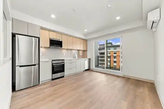 502 1529 OXFORD STREET, North Vancouver BC V7J 0G2