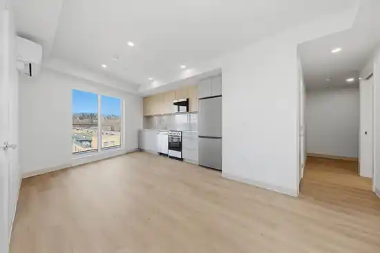 518 1529 OXFORD, North Vancouver BC V7J 0G2