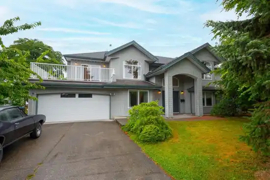 Upper 8546 164 STREET, Surrey BC V4N 1E5
