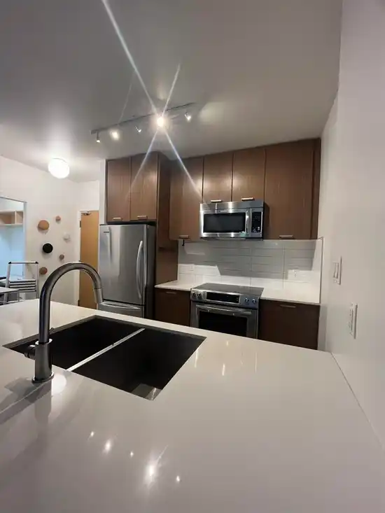 102 2321 SCOTIA STREET, Vancouver BC V5T 0A8
