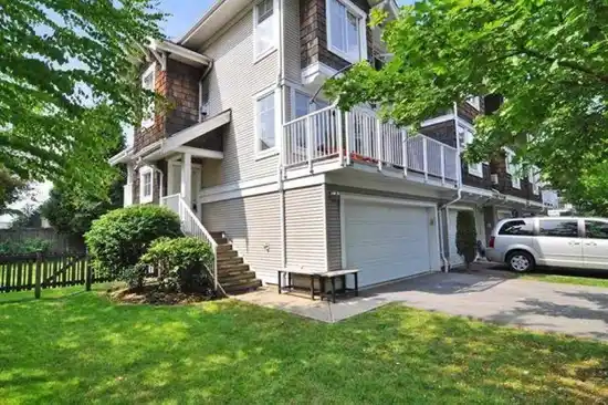 20760 DUNCAN WAY, Langley BC V3A 9J6