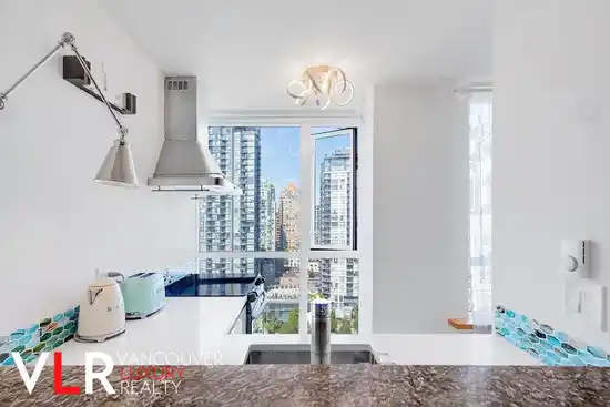 2002 1188 RICHARDS STREET, Vancouver BC V6B 3E6