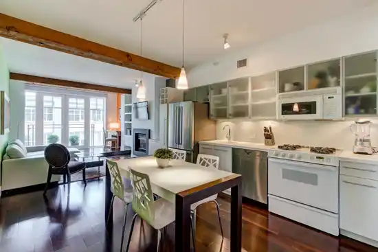 207 1275 HAMILTON STREET, Vancouver BC V6B 1E2