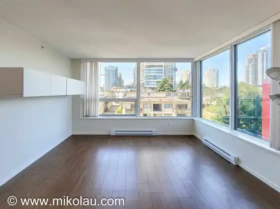 3XX 6658 DOW AVE, Burnaby BC V5H 0C7