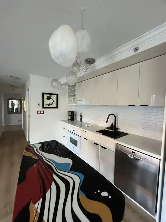 211 168 POWELL STREET, Vancouver BC V6A 0B2