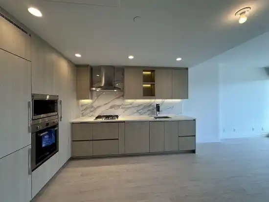 24F 4890 LOUGHEED HIGHWAY, Burnaby BC V5C 0N2