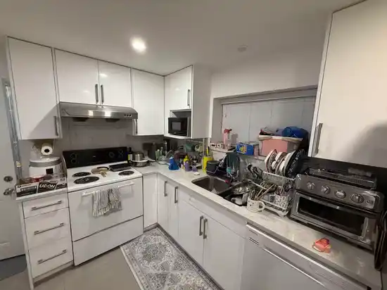 682 SPERLING AVENUE, Burnaby BC V5B 4H5