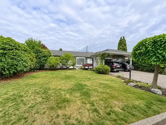 1374 SOWDEN STREET, North Vancouver BC V7P 1L8