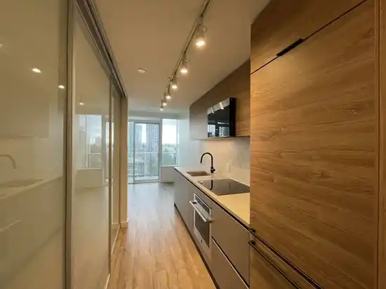 16XX 13428 105 AVE, Surrey BC V3T 4B2