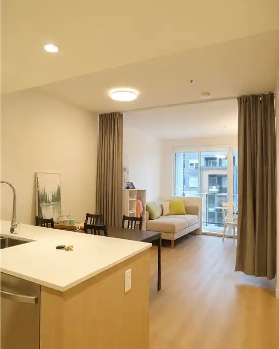 4xx 9888 UNIVERSITY CRESCENT, Burnaby BC V5A 0A5
