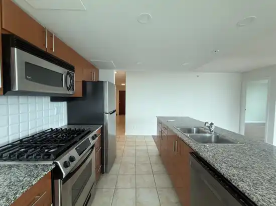 1206 188 E ESPLANADE, North Vancouver BC V7L 4Y1