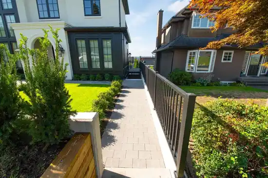 Lower 5770 KITCHENER STREET, Burnaby BC V5B 2J2